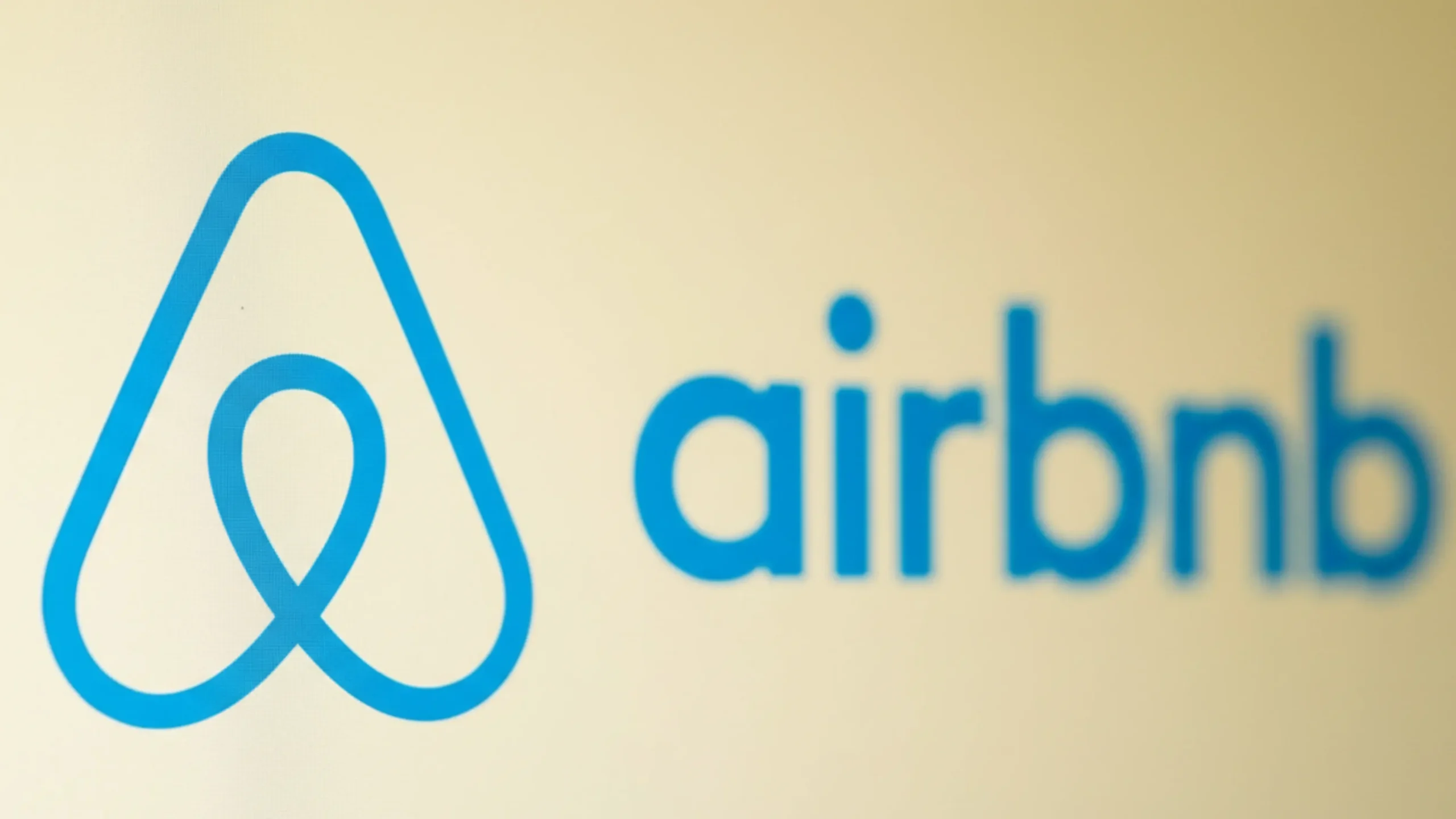 Spain Imposes €64 Million Fine on Airbnb for Unlicensed Rental Advertisements